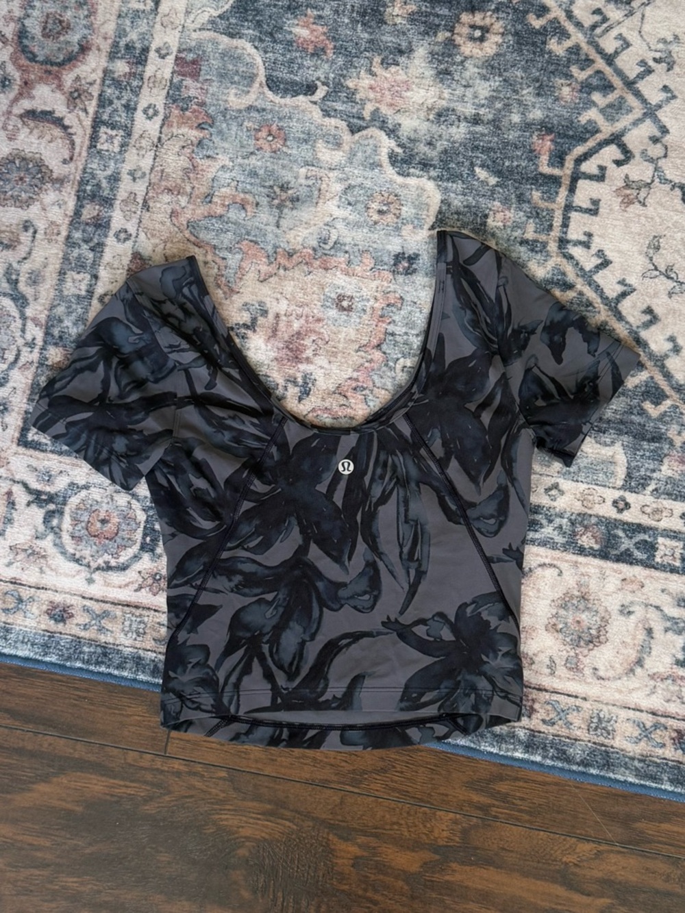 Lululemon Align T-shirt
Botanical Bloom Anchor Multi - Grey Black Floral - Picture 7 of 8